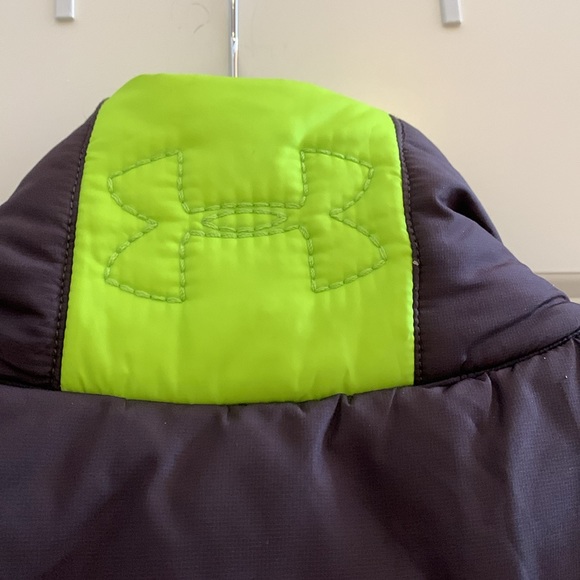 Under Armour Semi-fitted Vest - Picture 3 of 5